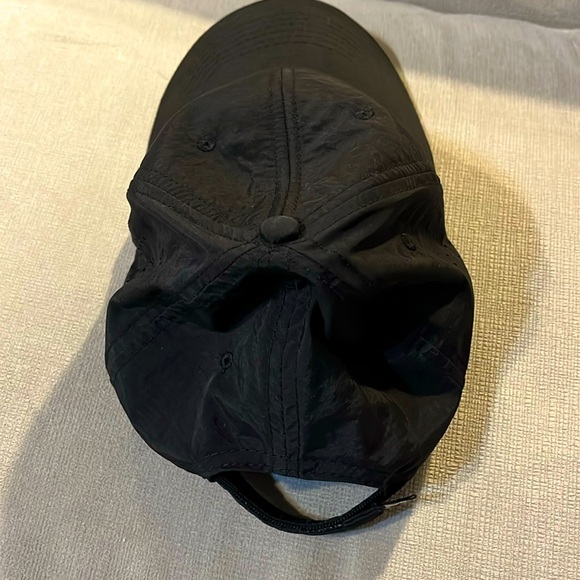 EUC - MISSION - Vented Cooling Performance Hat - Unisex - Picture 2 of 3